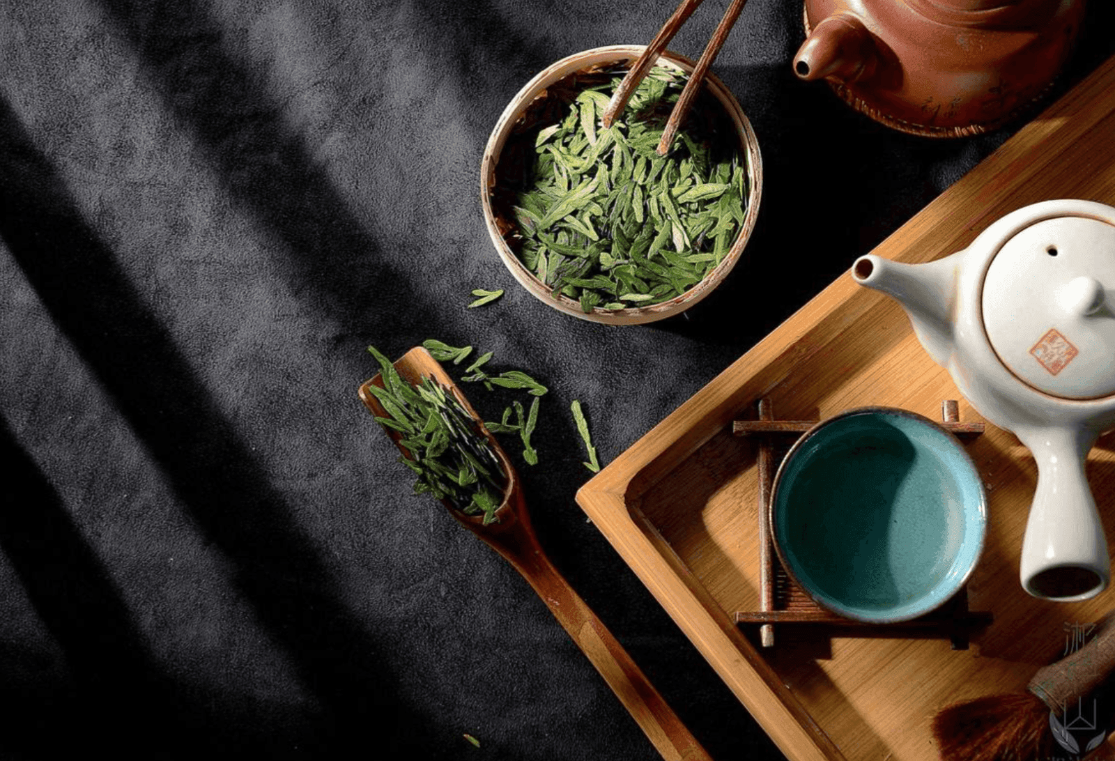 Pan-fired green tea