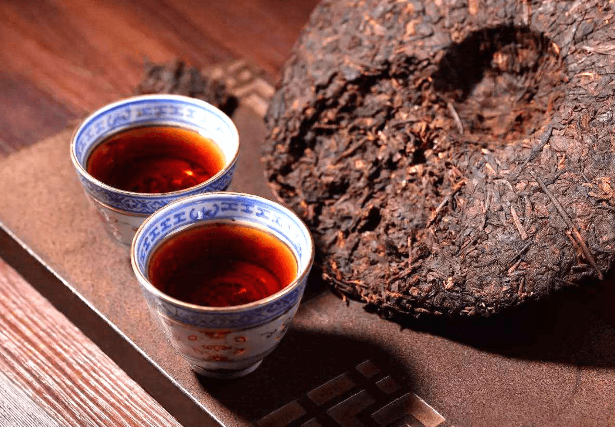 Compressed puer tea cake
